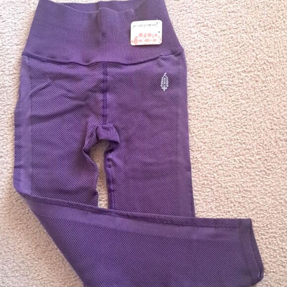 Free People Pants - Womens FREE PEOPLE  COMPRESSION LEGGINGS. XS